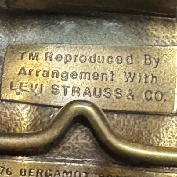 VIntage Bergamot Brass Works 1974 Levi's Jeans Bronze Belt Buckle Collectible - Picture 2 of 16